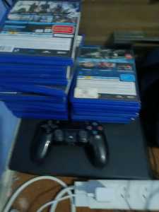 PS4 with 21 games 