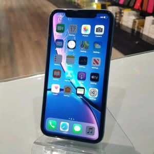 IPHONE XR 64GB BLACK / BLUE COMES WITH WARRANTY