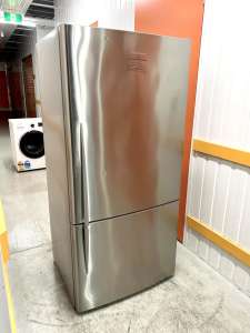 Free delivery F&P 519L fridge