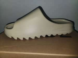 Yeezy Slides Bone (Restock) Size 11 (Shipping Only)