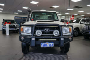 2010 Toyota Landcruiser VDJ79R MY10 Workmate French Vanilla 5 Speed Manual Cab Chassis
