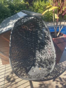 Large wicker Egg Chair