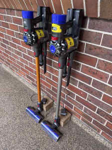 Dyson V8animal&absolute excellent condition&new battery/$250 Each