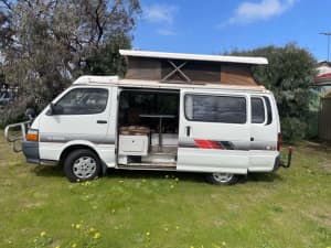 1991 Toyota Hiace All Others 4 SP AUTOMATIC 4D LONG VAN