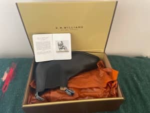 R. M. WILLIAMS COMFORT CRAFTSMAN BLACK YEARLING BOOTS