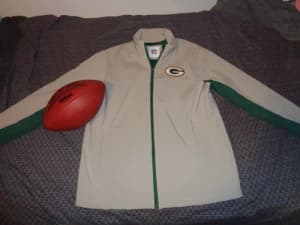 GREEN BAY PACKERS NFL WEATHERPROOF JACKET M IN IMMACULATE COND