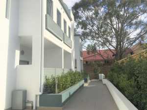 Spacious 1 bedroom unit bills included (UNDER OFFER)