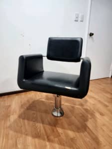 2 x Salon chair (Mount to floor) - free