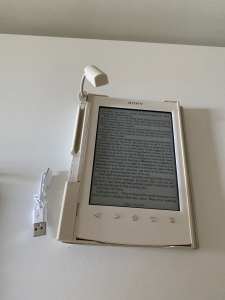 Sony e-Reader PRS-T2 (White) with Lamp Case