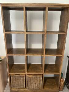 Shelf / bookshelf