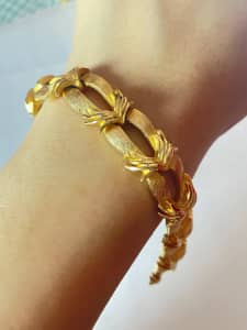 Vintage Corocraft link bracelet gold tone