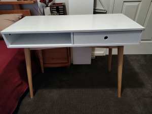 Console table/Desk/Hallway rable