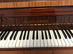 ALEXANDER HERRMANN piano from Germany 88 key Good conditions of use