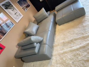 King 👑 grey genuine leather lounge suite with delivery 