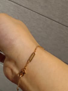 Unwanted gift stamped VCA Au750 green clover bracelet in rose gold