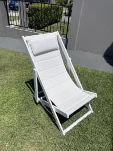 Foldable outdoor lounge chair