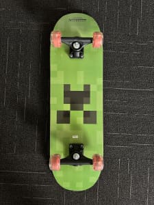 Minecraft 28-Inch Skateboard