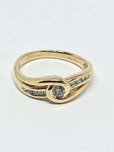 18ct Yellow Gold Bezel Set Diamond Ring 💍 💎 Revesby Bankstown Area Preview