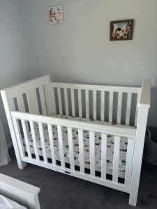 Baby Cot Love N Care Bordeaux White