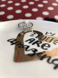 Beautiful stunning fashion crown tiara ring. Made in Korea