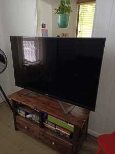 Hisense ULED 4K Series Q8 55 inch TV