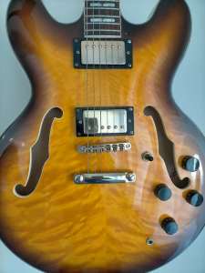 ES 335 Rees Custom guitars 