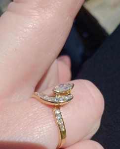 18ct gold MARQUISE genuine diamond engagement ring Valuation $3100