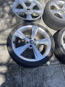 Genuine 19” VZ Clubsport Maloo HSV Wheels Rims Tyres