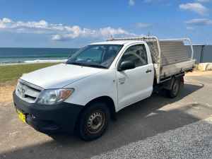 2006 TOYOTA HILUX WORKMATE 5 SP MANUAL C/CHAS