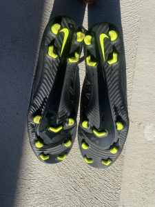 Nike black/green mercurial football boots size 12