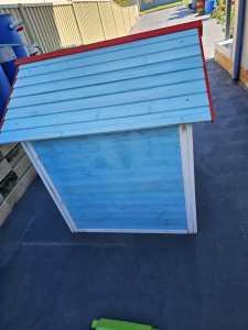FREE WOODEND CUBBY HOUSE