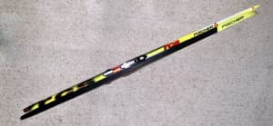 NEAR NEW Cross Country 210cm Fischer RCS Classic Skis NNN Bindings