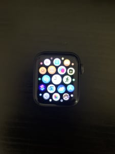 Apple Watch SE 40mm Space Gray with cellular and ‘pink sand’ band