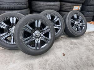 4x Genuine Toyota Hiace 17 wheels and Bridgestone Turanza tyres fits
