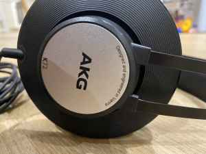 Over ear headphones AKG K72