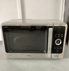 Whirlpool Crisp N Grill Convection 950W Microwave CREDIT CARD ACCEPTED