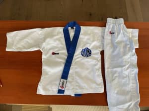 Taekwondo Uniform & Protecters