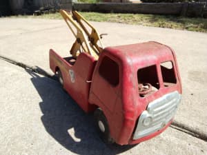 VERY RARE VINTAGE (TRI-ANG) Breakdown Service Toy Truck Made in Englan