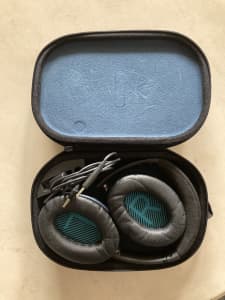 Bose QC25 noise cancelling headphones