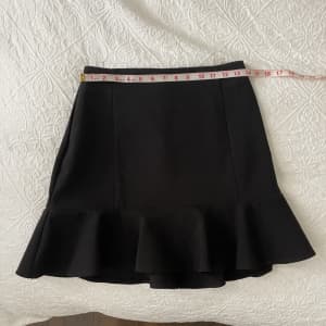 Atmos & Here black mini ruffle frill skirt size M