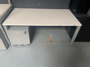white Desk silver legs tech adjustable in height 