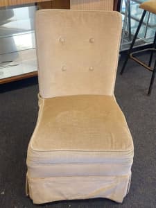 Vintage plush beige chair (Pick up or Delivery)