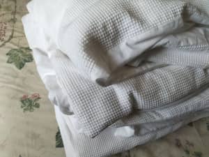 White cotton waffle quilt cover with doona