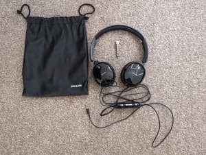 Philips SHN5600 Noise Cancelling Headphone
S