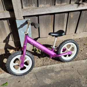 Cruzee kids balance bike purple