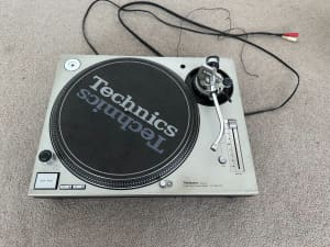 Technics SL-1200 MK3D Turntable
