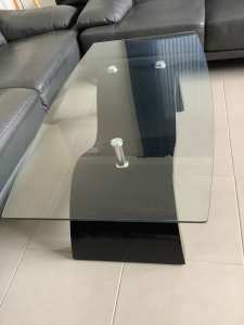 Amazing Black Wave Charm DesignThick10 mmTempered Glass Coffee Table