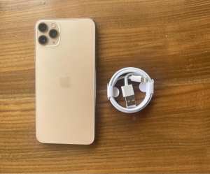 Iphone 11 pro max Gold 64GB (warranty) (94% battery health)