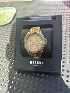 VERSUS VERSACE RARE COLLECTION GOLD WATCH