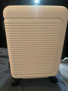 Baby pink suitcase 55cm carry on NEW small $30 only never used. 